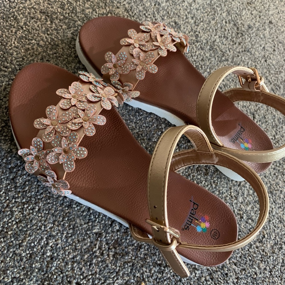Girls sandals